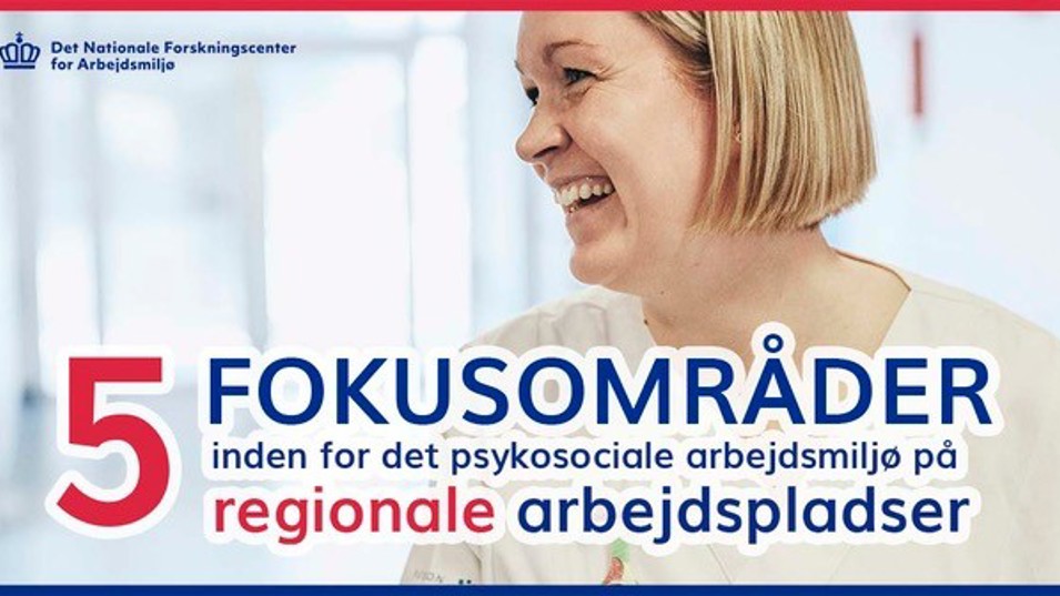 Kvinde smiler