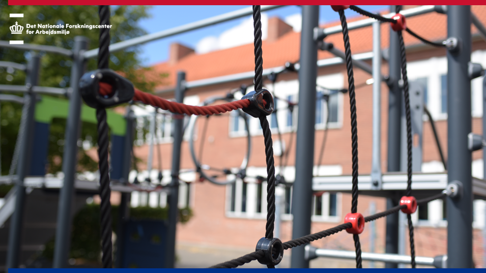 Klatrestativ på legeplads