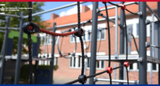 Klatrestativ på legeplads